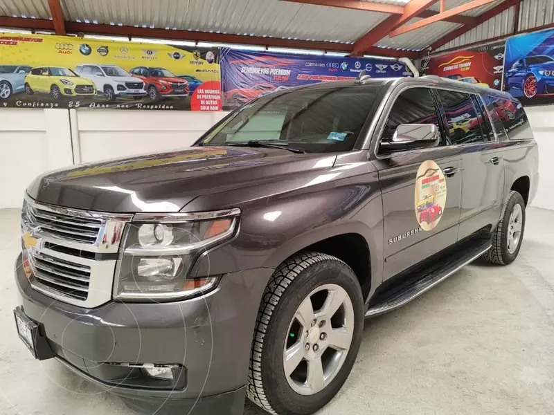 Foto Chevrolet Suburban Premier Piel 4x4 usado (2018) color Mocha financiado en mensualidades(enganche $174,697 mensualidades desde $19,045)