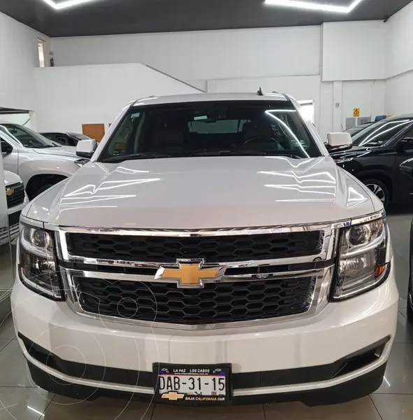 Foto Chevrolet Suburban LT Piel Cubo usado (2017) color Blanco precio $529,000