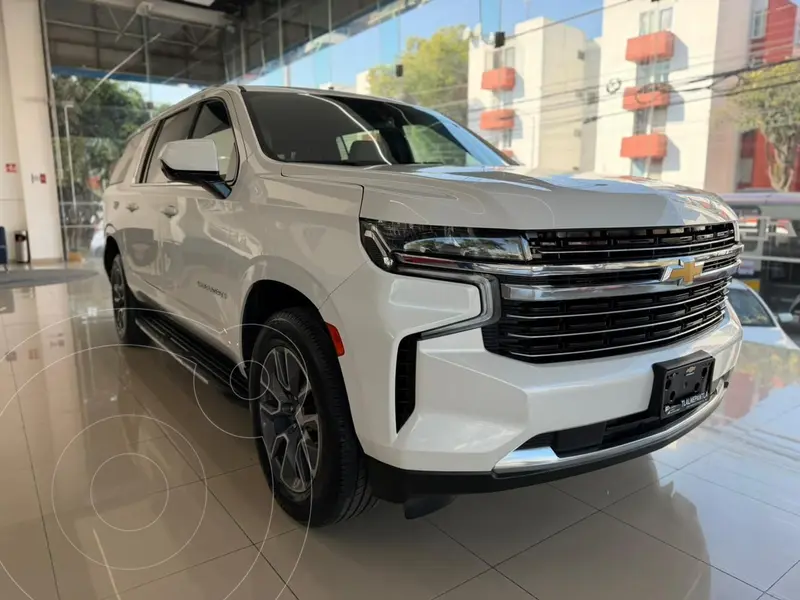 Foto Chevrolet Suburban LT usado (2021) color Blanco precio $899,000