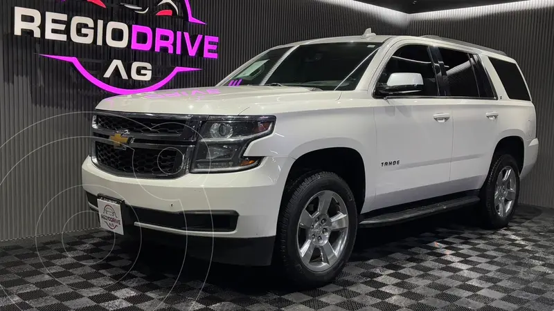 Foto Chevrolet Tahoe LT Piel Cubo usado (2019) color Blanco precio $719,000