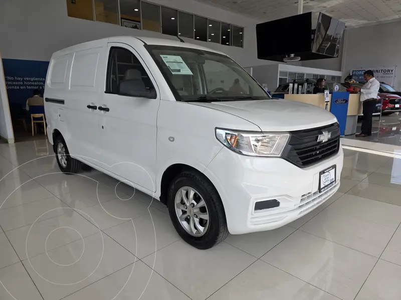 Foto Chevrolet Tornado Van LS usado (2023) color Blanco precio $248,000