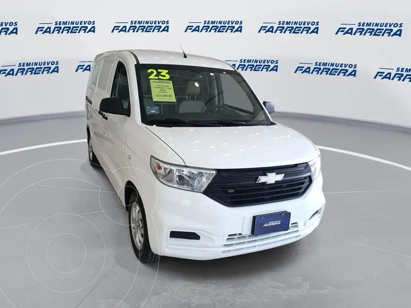 Foto Chevrolet Tornado Van LS usado (2023) color Blanco financiado en mensualidades(enganche $72,875 mensualidades desde $6,045)