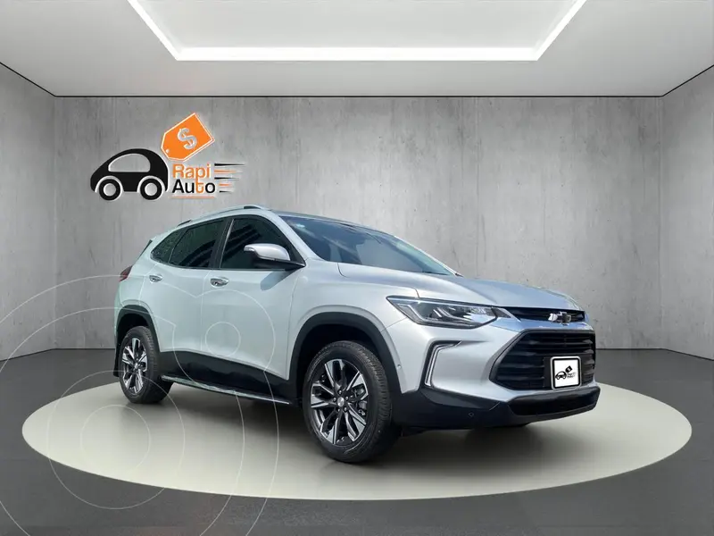 Foto Chevrolet Tracker Premier Aut usado (2023) color Plata Brillante financiado en mensualidades(enganche $71,078 mensualidades desde $9,510)