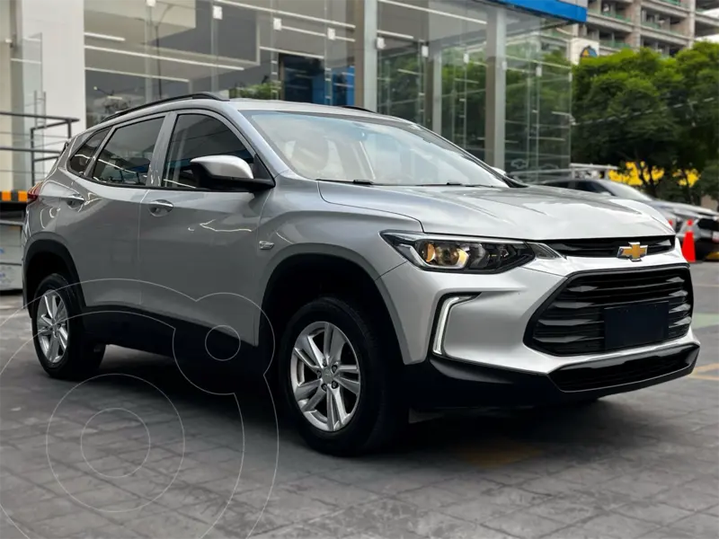Foto Chevrolet Tracker LS Aut usado (2023) color plateado precio $295,000