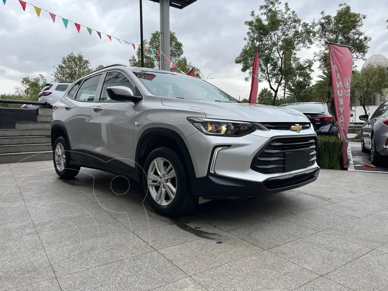 Foto Chevrolet Tracker LS Aut usado (2023) color plateado precio $297,000