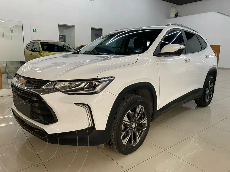 Foto Chevrolet Tracker Premier Aut usado (2023) color Blanco financiado en mensualidades(enganche $106,002 mensualidades desde $9,100)