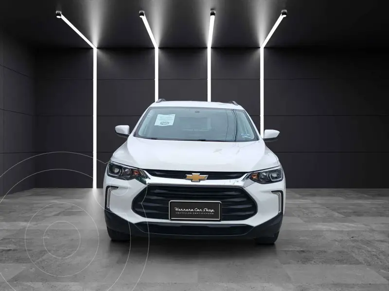 Foto Chevrolet Tracker LS Aut usado (2023) color Blanco financiado en mensualidades(enganche $66,282 mensualidades desde $7,555)