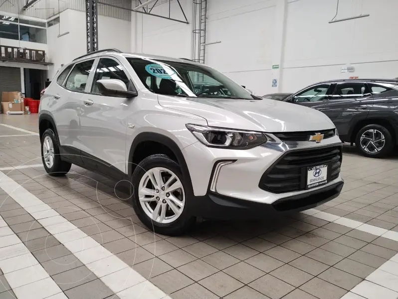 Foto Chevrolet Tracker LS Aut usado (2023) color plateado precio $295,000