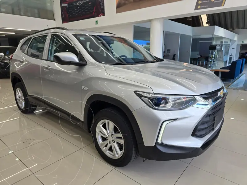 Foto Chevrolet Tracker LS usado (2021) color plateado financiado en mensualidades(enganche $59,976 mensualidades desde $6,048)