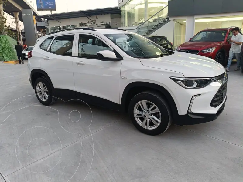 Foto Chevrolet Tracker LS usado (2023) color Blanco precio $270,000