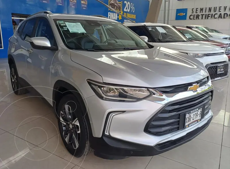 Foto Chevrolet Tracker Premier Aut usado (2022) color plateado financiado en mensualidades(enganche $100,520 mensualidades desde $8,146)