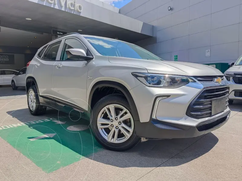 Foto Chevrolet Tracker LS Aut usado (2023) color plateado precio $325,000