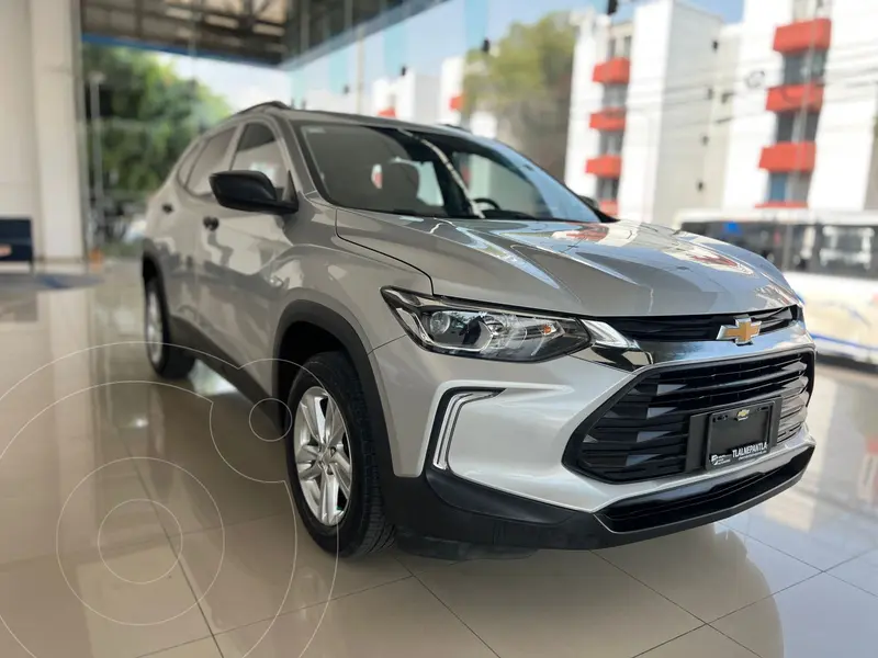 Foto Chevrolet Tracker LS usado (2021) color plateado precio $279,000
