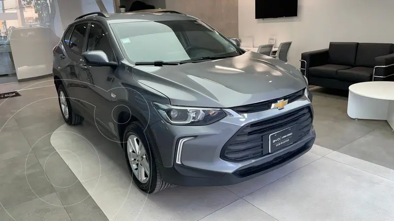 Foto Chevrolet Tracker LS usado (2023) color Gris financiado en mensualidades(enganche $124,982 mensualidades desde $5,369)