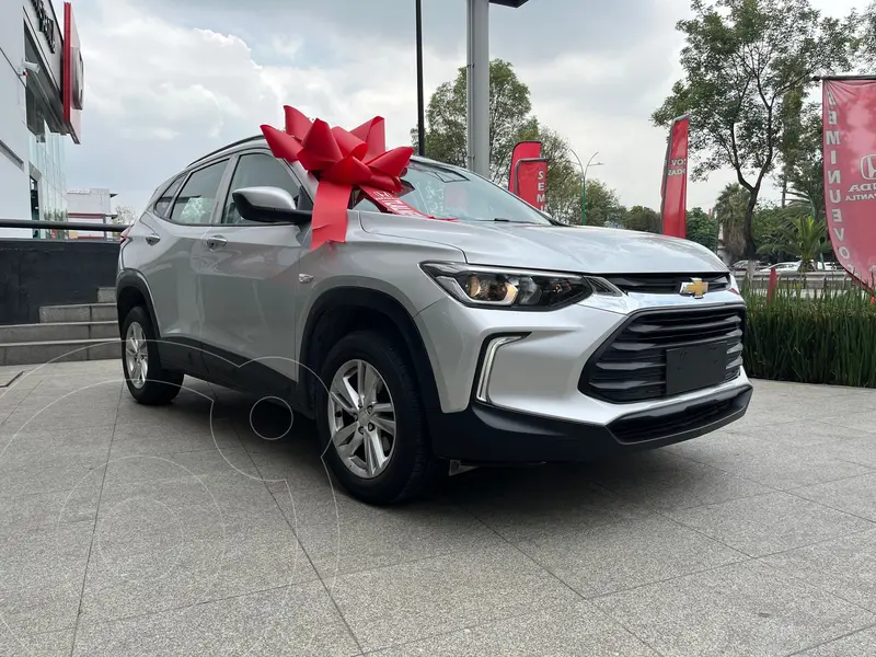 Foto Chevrolet Tracker LS Aut usado (2023) color plateado precio $297,000