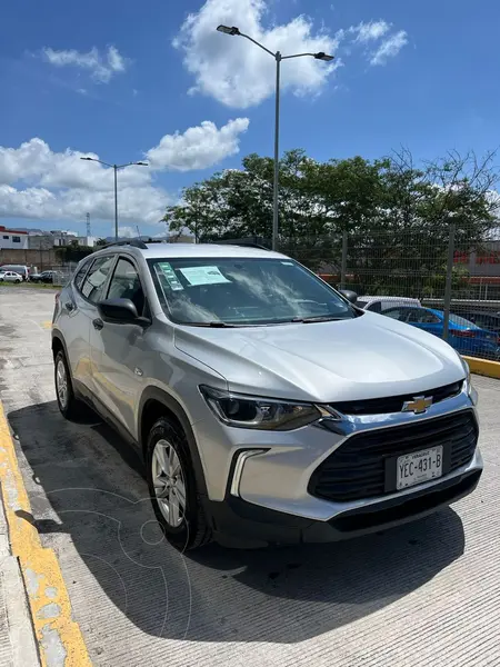 Foto Chevrolet Tracker LS Plus Aut usado (2022) color plateado precio $320,000