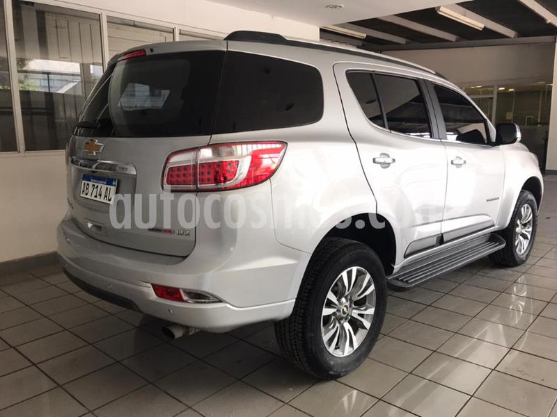 foto Chevrolet Trailblazer 2.8L 4x4 LTZ AT usado (2017) color Gris Claro precio $3.650.000