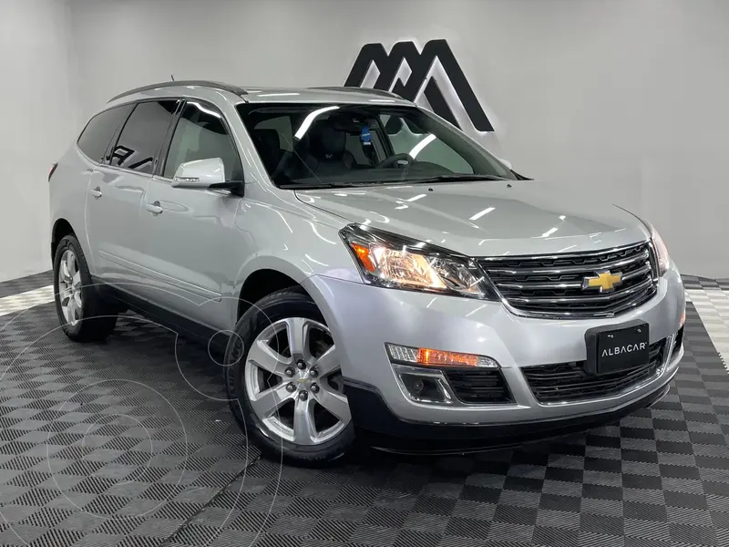 Foto Chevrolet Traverse LT Piel usado (2017) color plateado precio $314,999