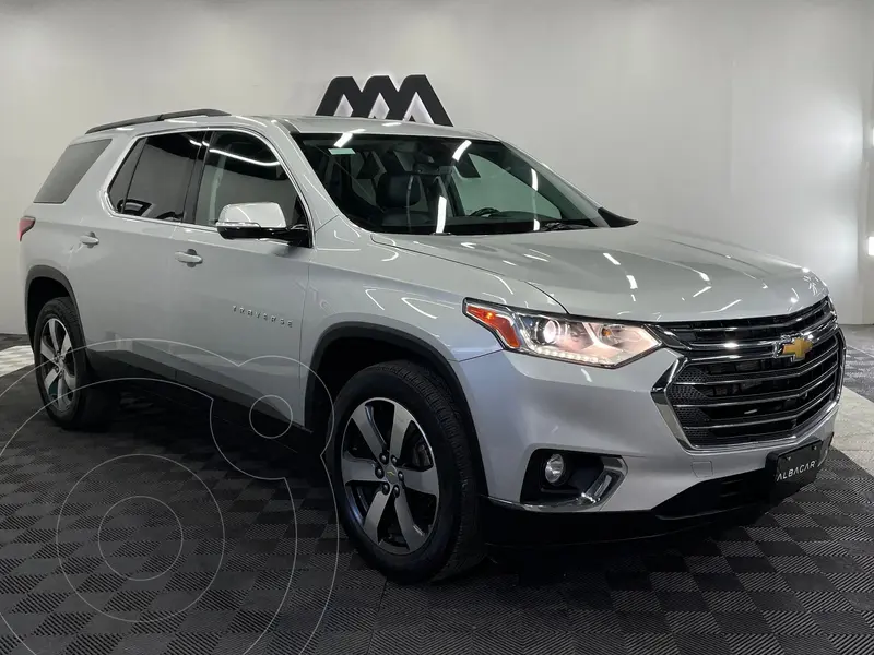 Foto Chevrolet Traverse LT 7 Pasajeros usado (2020) color plateado precio $419,999