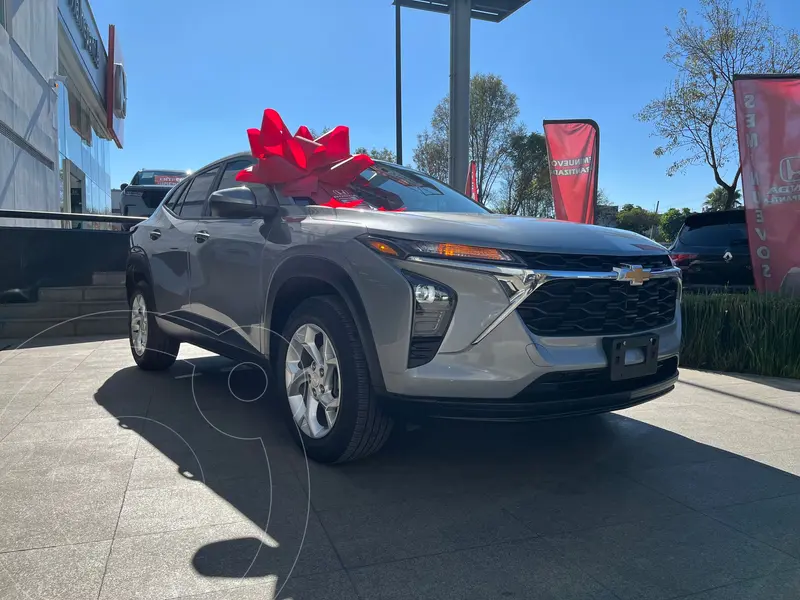 Foto Chevrolet Trax LS usado (2024) color Gris precio $404,900
