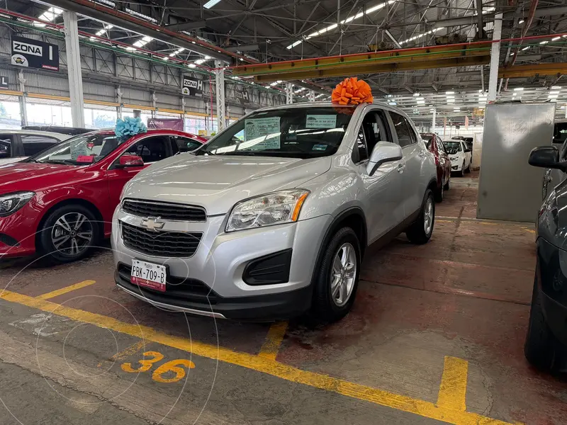 Foto Chevrolet Trax LT usado (2015) color Plata Brillante financiado en mensualidades(enganche $45,500 mensualidades desde $4,100)