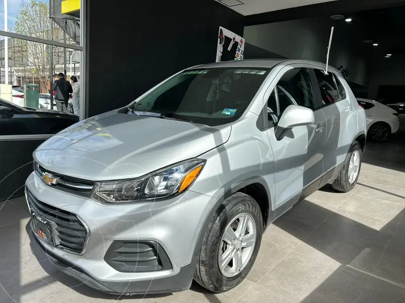 Foto Chevrolet Trax LT Aut usado (2020) color plateado financiado en mensualidades(enganche $70,850 mensualidades desde $5,418)