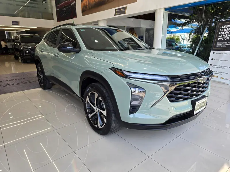 Foto Chevrolet Trax RS usado (2024) color verde claro financiado en mensualidades(enganche $105,479 mensualidades desde $10,636)
