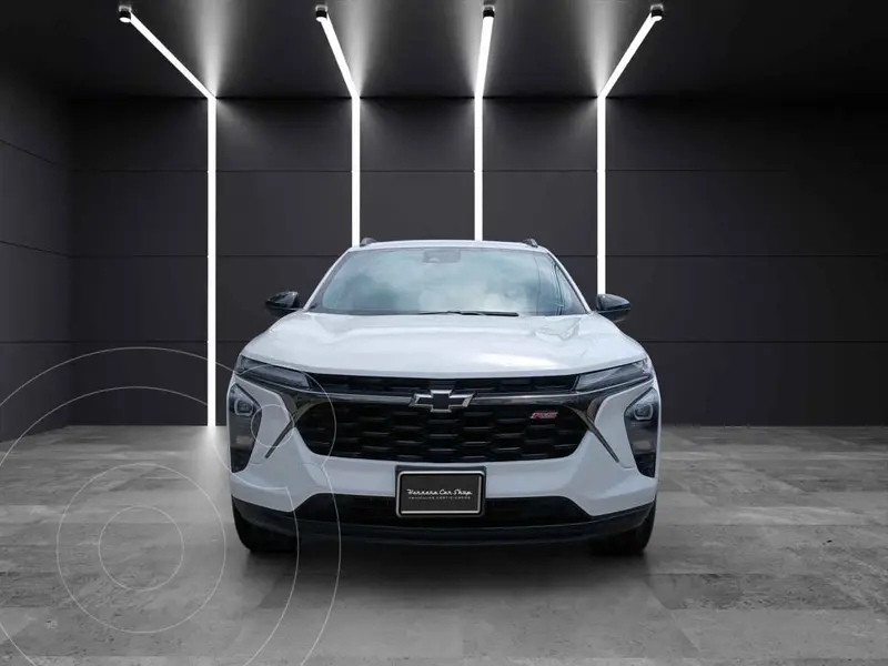 Foto Chevrolet Trax RS usado (2024) color Blanco financiado en mensualidades(enganche $96,320 mensualidades desde $10,979)
