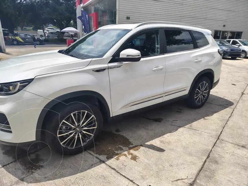 Foto Chirey Tiggo 8 Pro Max Premium 4x4 usado (2023) color Blanco precio $480,000