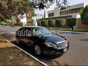 Chrysler 200 2.4L Limited usado (2012) color Negro precio $137,000