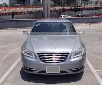 Foto Chrysler 200 2.4L Limited usado (2013) color Plata precio $140,000