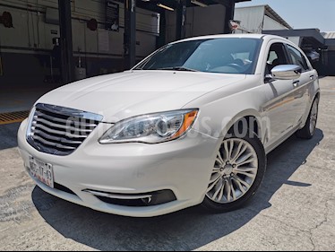 Chrysler 200 2.4L Limited usado (2013) color Blanco precio $120,000
