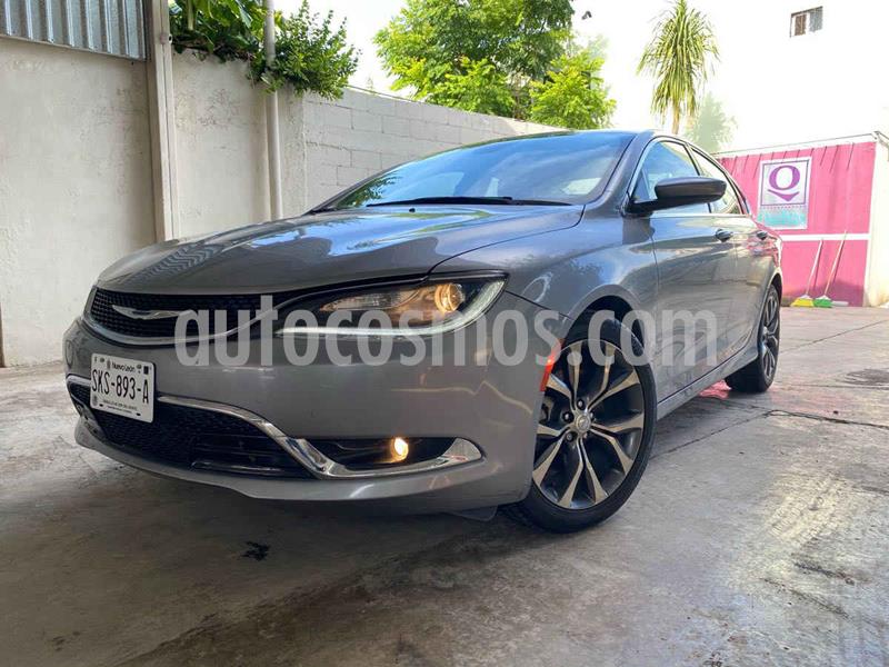 Chrysler 200 2.4L Limited usado (2015) color Gris precio $195,000