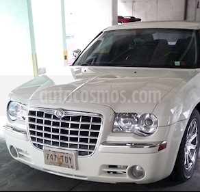 Foto venta Auto usado Chrysler 300 C 5.7L HEMI (2005) color Blanco Marfil precio $110,000
