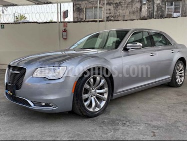 Chrysler 300 4p Hemi V8/5.7 Aut usado (2017) color Plata precio $424,800