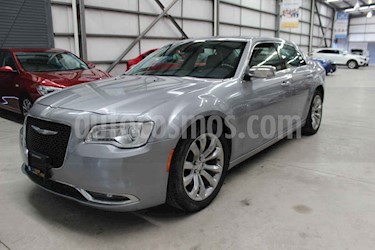 Chrysler 300 4p Hemi V8/5.7 Aut usado (2017) color Plata precio $394,900