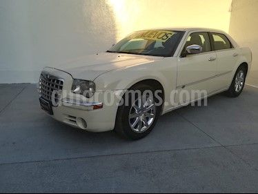 Chrysler 300 C 3.5L usado (2010) color Blanco Crema precio $125,000