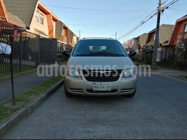 Foto venta Auto usado Chrysler Grand Caravan 3.3 (2004) color Bronce precio $2.850.000