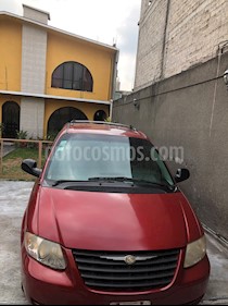 foto Chrysler Grand Voyager LX usado (2005) color Rojo precio $70,000