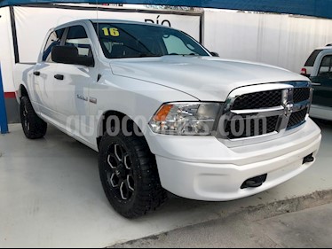 foto Chrysler Ram 2500 SLT 4x2 Aut 4.7L usado (2016) color Blanco precio $365,000