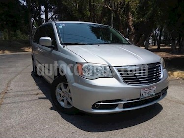 Foto venta Auto usado Chrysler Town and Country 5p LX V6/3.6 Aut DVD (2011) color Plata precio $199,000