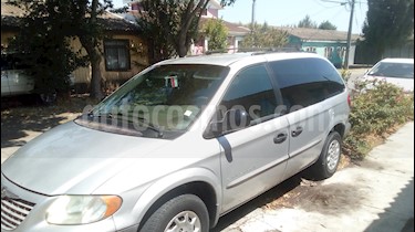 Chrysler Town and Country 3.3L LX usado (2002) color Plata precio $2.950.000
