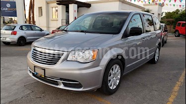 foto Chrysler Town and Country Li 3.6L usado (2016) color Plata precio $169,900