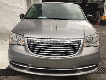 foto Chrysler Town and Country Li 3.6L usado (2016) color Gris precio $255,250