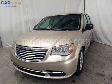 foto Chrysler Town and Country Li 3.6L usado (2016) color Dorado precio $193,900