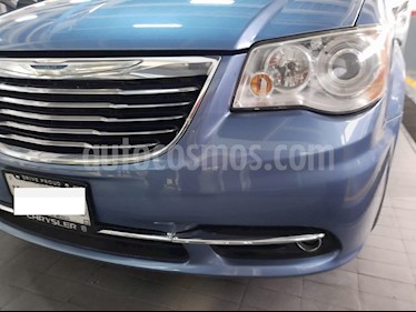 foto Chrysler Town and Country Limited 3.6L usado (2011) color Azul Zafiro precio $205,000