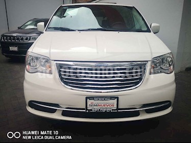 foto Chrysler Town and Country LX 3.6L usado (2013) color Blanco precio $199,000