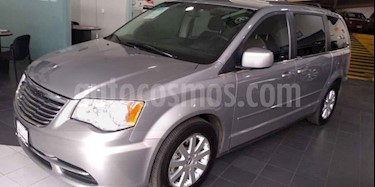 foto Chrysler Town and Country LX 3.6L usado (2014) color Plata precio $239,000