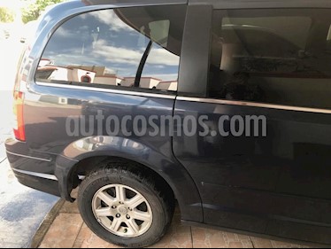 foto Chrysler Town and Country LX 4.0L usado (2009) color Azul Profundo precio $140,000