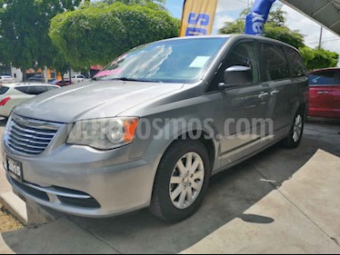 foto Chrysler Town and Country Li 3.6L usado (2015) color Plata precio $195,000